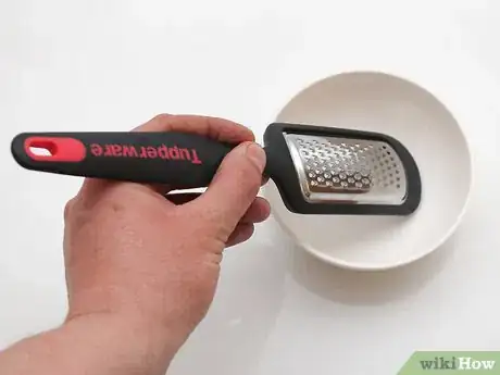 Image intitulée Grate Nutmeg Step 5