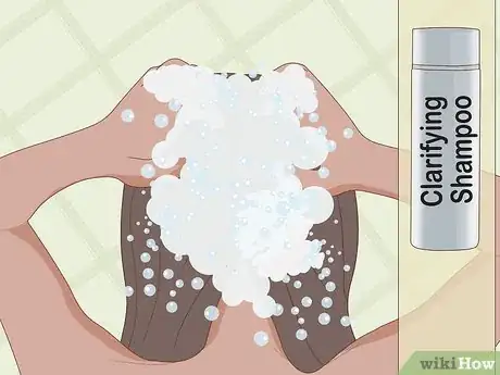 Image intitulée Get Oil Out of Hair Step 2