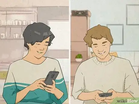Image intitulée Should You Stop Texting Him to Get His Attention Step 1