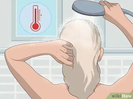 Image intitulée Get Bleach Out of Your Hair Step 1.jpeg