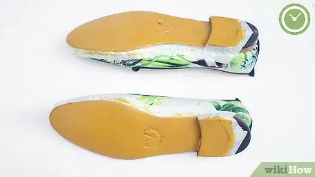 Image intitulée Paint Soles of Shoes Step 9