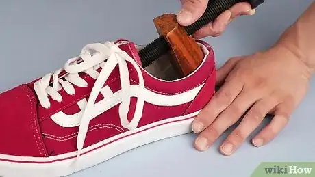 Image intitulée Fix Squeaky Shoes Step 13