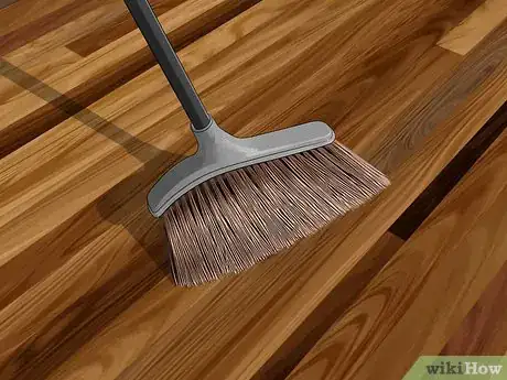 Image intitulée Clean Hardwood Floors with Vinegar Step 1