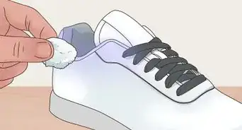 éliminer les taches de Jean sur les chaussures