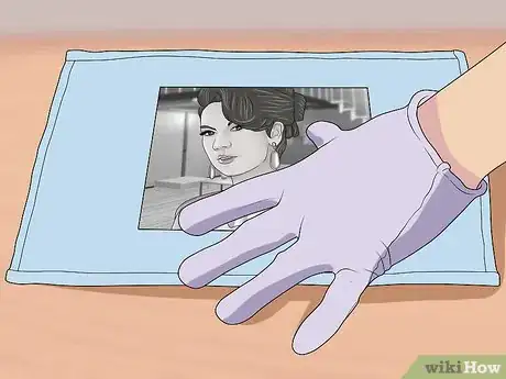 Image intitulée Clean Old Photos Step 4