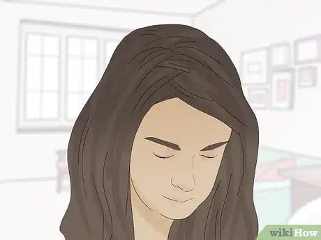 Image intitulée Hide Your Scalp when Parting Thin Hair Step 8