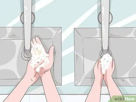 Image intitulée Pull a Loose Tooth at Home Step 5
