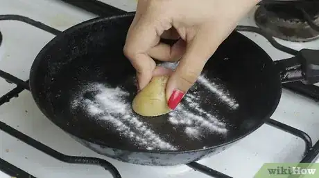 Image intitulée Clean a Cast Iron Skillet Step 10