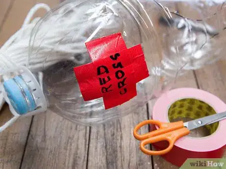 Image intitulée Build a Milk Jug Bird Feeder Step 7