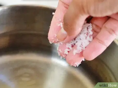 Image intitulée Lighten Your Hair Without Bleach Step 9