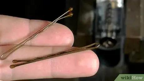 Image intitulée Pick Locks on Doorknobs Step 5