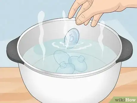 Image intitulée Get Suction Cups to Stick Step 5