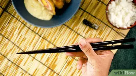 Image intitulée Hold Chopsticks Step 7