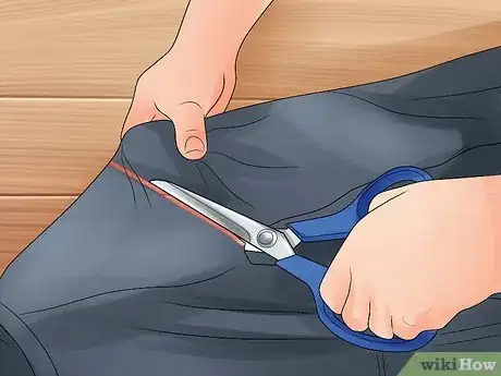 Image intitulée Cut a Hoodie Step 29