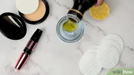 Image intitulée Use Olive Oil on Your Face Step 4