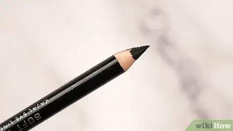 Image intitulée Apply Eyeliner to the Waterline Step 10