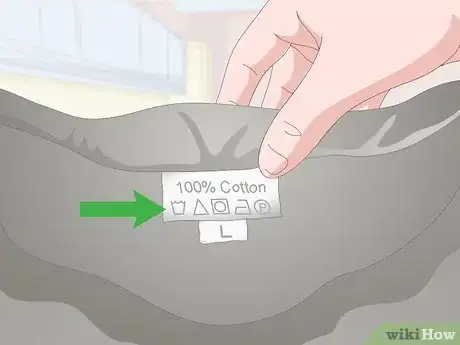 Image intitulée Wash a Hoodie Step 1