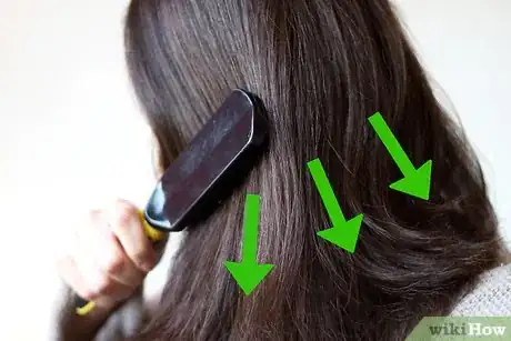 Image intitulée Make a Bun Step 1