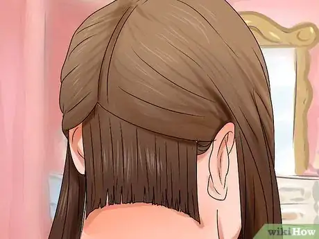 Image intitulée Cut the Back of a Bob Haircut Step 6