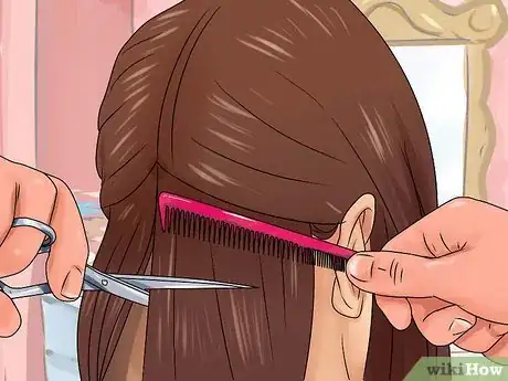Image intitulée Cut the Back of a Bob Haircut Step 4