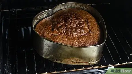 Image intitulée Make a Heart Shaped Cake Step 6