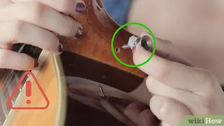 Image intitulée Put a Strap On a Guitar Step 14