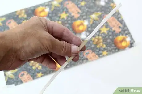 Image intitulée Make Christmas Crackers Step 3