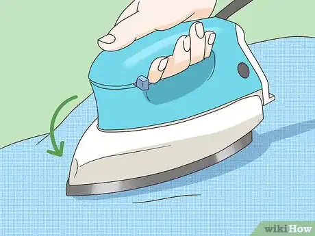 Image intitulée Repair a Moth Hole Step 9