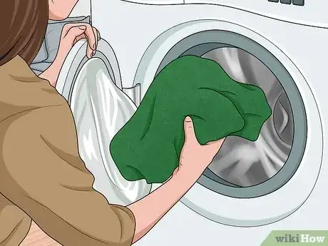 Image intitulée Clean Couch Cushions Step 13