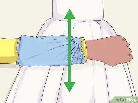 Image intitulée Get Wrinkles Out of Tulle Step 5
