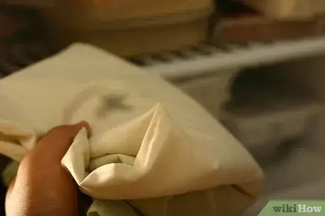 Image intitulée GetWaxOffTablecloth Step 1