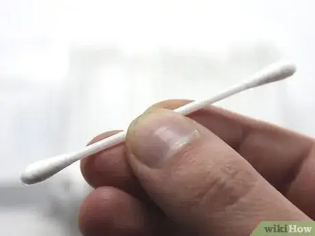 Image intitulée Clean an Oil Painting Step 1