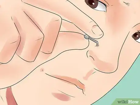 Image intitulée Take Your Nose Stud in and out of Your Nose Step 4