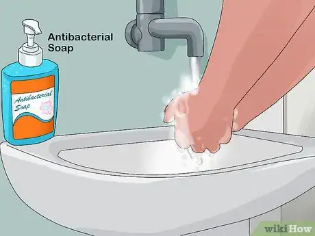 Image intitulée Clean a Cartilage Piercing Step 1