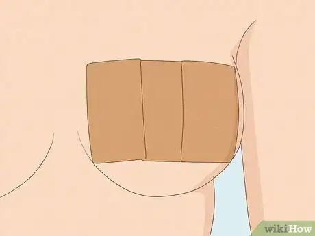 Image intitulée Tape Your Boobs for a Strapless Dress Step 3