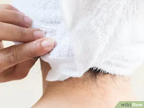 Image intitulée Create a Turban With a Towel to Dry Wet Hair Step 11