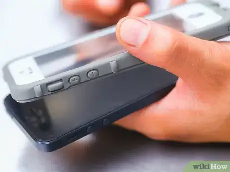 Image intitulée Take Off a Lifeproof Case Step 11