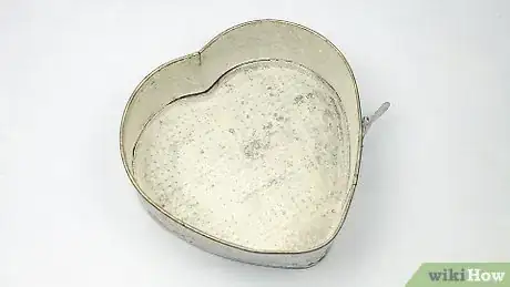 Image intitulée Make a Heart Shaped Cake Step 2