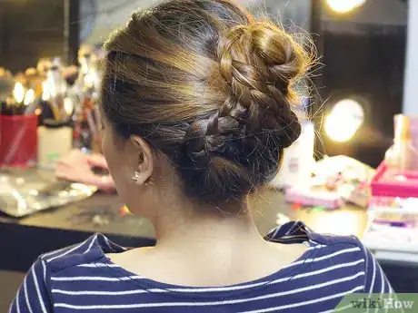 Image intitulée Style Medium Length Hair Step 10