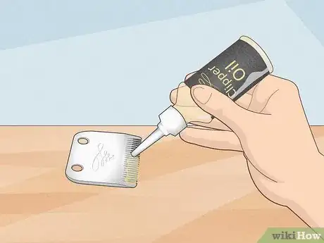 Image intitulée What Can You Use to Clean Your Clipper Blades Step 9