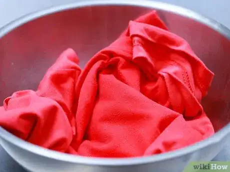 Image intitulée Add Baking Soda to Laundry Step 1