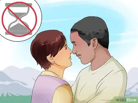Image intitulée Kiss Passionately Without Tongue Step 1