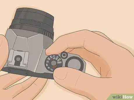 Image intitulée Use Almost Any 35mm Film Camera Step 5