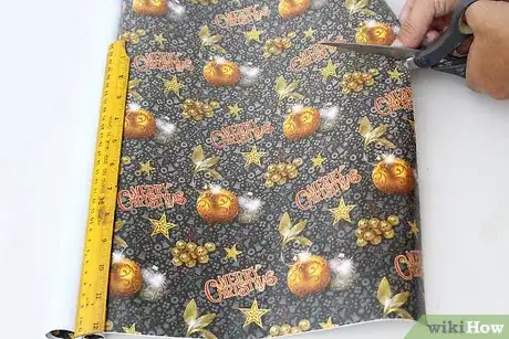 Image intitulée Make Christmas Crackers Step 1