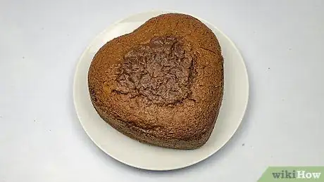 Image intitulée Make a Heart Shaped Cake Step 7