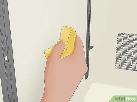 Image intitulée Remove a Fish Smell from a Refrigerator Step 7