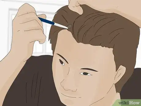 Image intitulée Hide Your Scalp when Parting Thin Hair Step 5