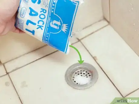 Image intitulée Unclog a Drain with Salt and Vinegar Step 7