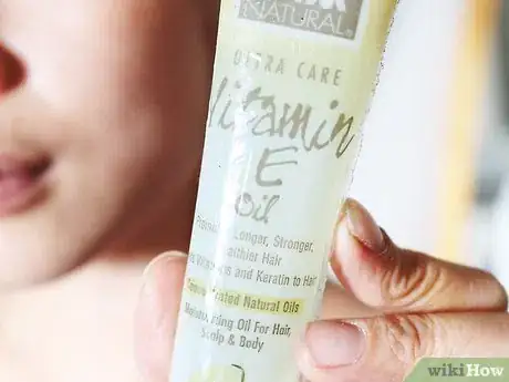 Image intitulée Use Vitamin E Oil for Hair Step 1