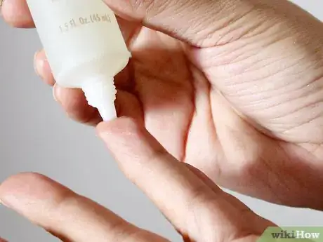 Image intitulée Use Vitamin E Oil for Hair Step 2